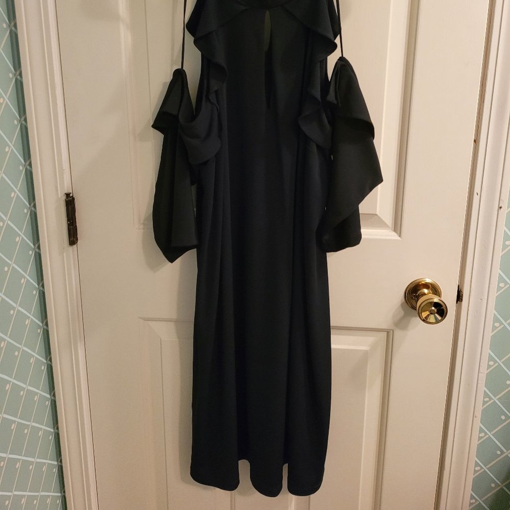 NWOT.  Jennifer Lopez cut sleeve fress